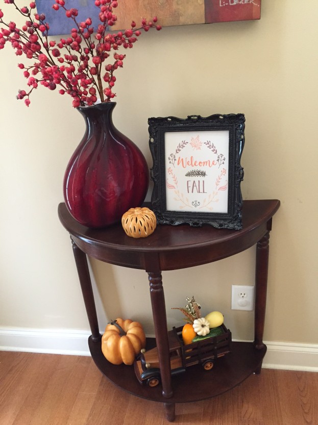 2015 Fall Home Tour - Front Foyer - stage-presents.com