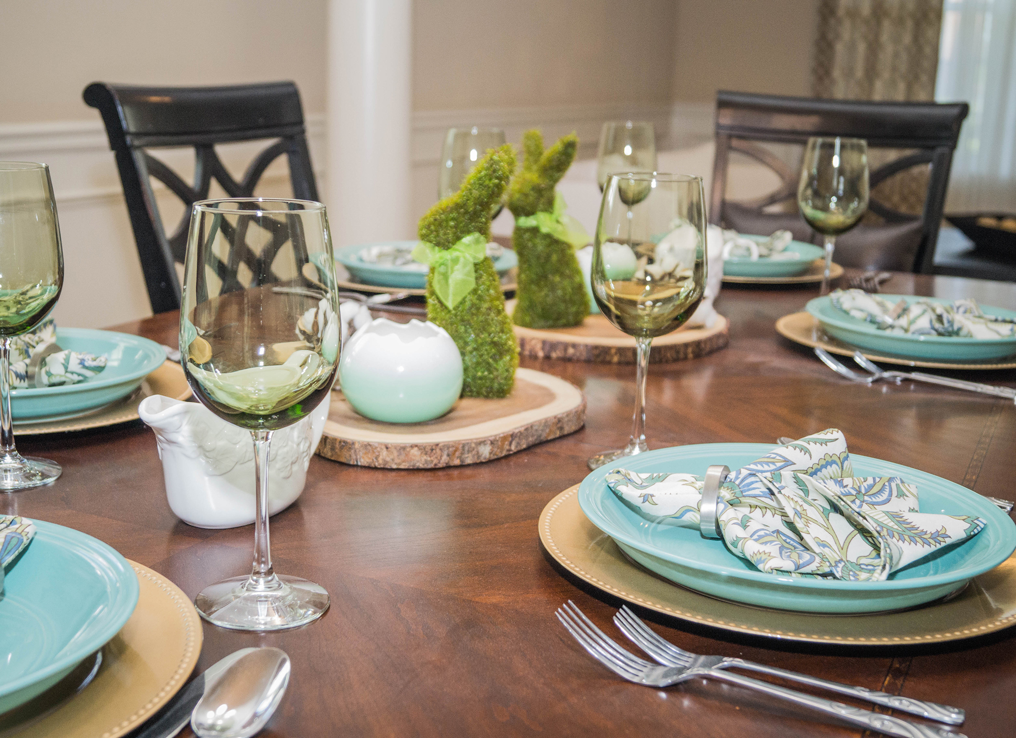 2017 Spring Home Tour - Formal Living Room Tablescape - www.stage-presents.com